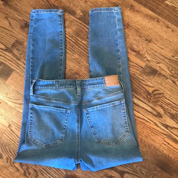 AERO High Rise Distressed Jegging - Picture 3 of 10